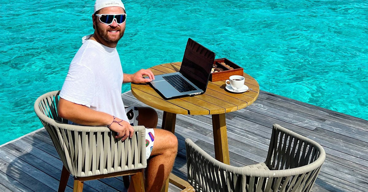 Workday in Paradise — Max Zaharenkov in the Maldives